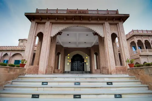 Taj Pratap Mahal, Pushkar - Overview - Facade 6