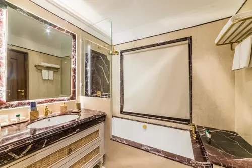 Fort Rajwada, Jaisalmer - Rooms - Washroom 105