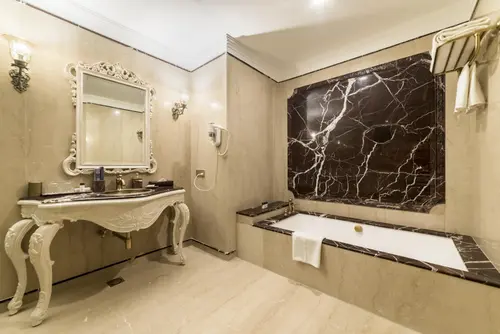 Fort Rajwada, Jaisalmer - Rooms - Washroom 115