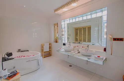 Ajit Bhawan Palace, Jodhpur - Rooms - Washroom 82