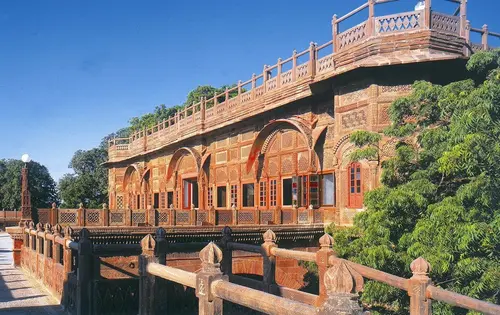 WelcomHeritage Bal Samand Lake Palace - Overview - Facade 29