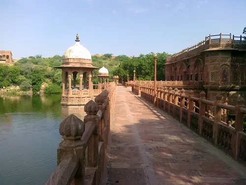 WelcomHeritage Bal Samand Lake Palace - Overview - Facade 35