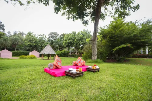 WelcomHeritage Bal Samand Lake Palace - Overview - Outdoors 14