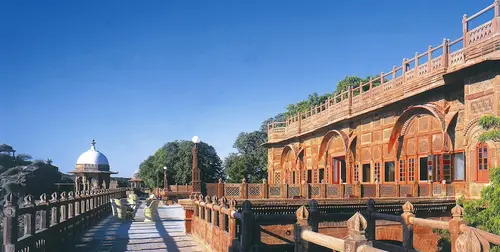 WelcomHeritage Bal Samand Lake Palace - Overview - Outdoors 15