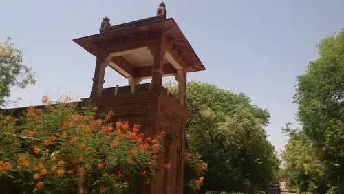 WelcomHeritage Bal Samand Lake Palace - Overview - Outdoors 19