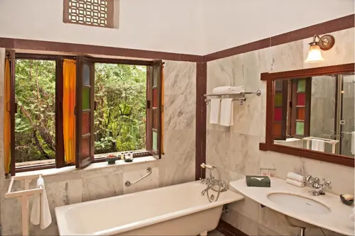 WelcomHeritage Bal Samand Lake Palace - Rooms - Washroom 38