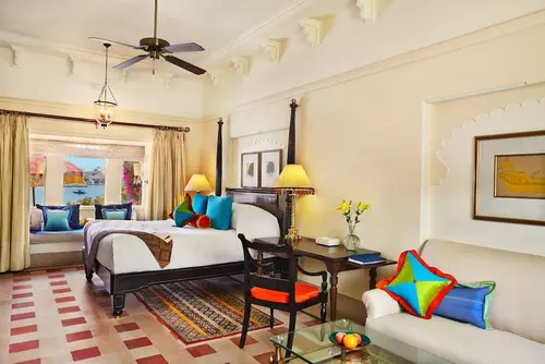 The Oberoi Udaivilas, Udaipur - Rooms - 56 Sqft 5 Sqmt Lake View King Bed 9
