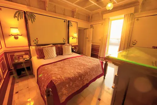 Taj Lake Palace, Udaipur - Rooms - 334 Sqft 31 Sqmt Lake View Double Bed 3