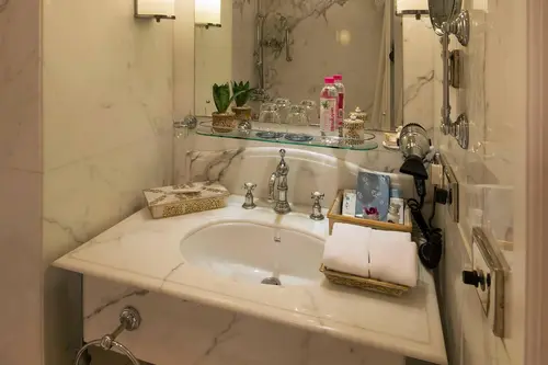 Taj Lake Palace, Udaipur - Rooms - 334 Sqft 31 Sqmt Lake View Single Beds 61