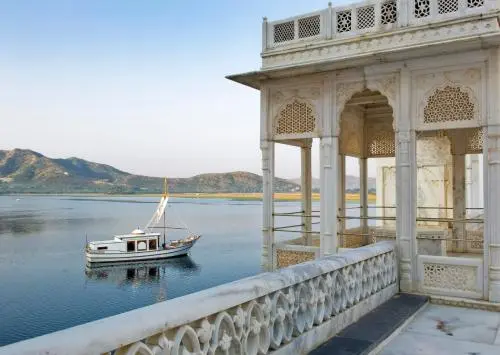 Taj Lake Palace, Udaipur - Rooms - 570 Sqft 53 Sqmt King Beds 22