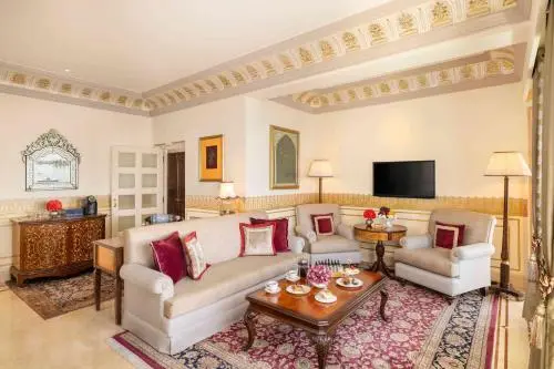 Taj Lake Palace, Udaipur - Rooms - 570 Sqft 53 Sqmt King Beds 25