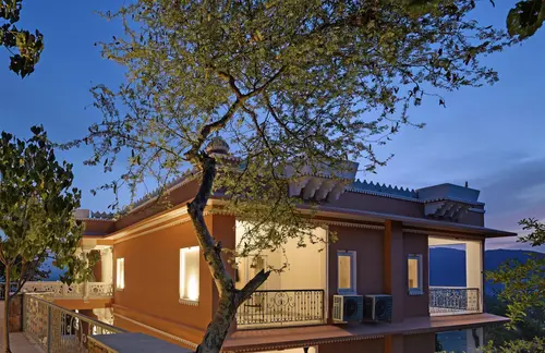 Fateh Garh, Udaipur - Rooms - 450 Sqft 42 Sqmt Mountainhill View Queen Bed 33