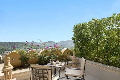 Aurika, Udaipur - Luxury by Lemon Tree Hotels - Rooms - 355 Sqft 33 Sqmt Lake View King Bed 16