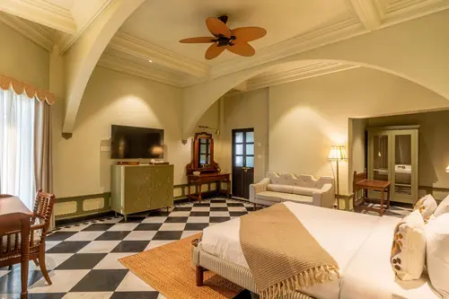 Daulatgarh Resort & Spa, Udaipur - Rooms - 400 Sqft 37 Sqmt Garden View King Bed 8