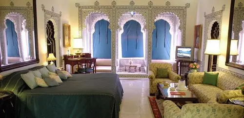 Shiv Niwas Palace, Udaipur - Rooms - 1200 Sqft 111 Sqmt Mountain View King Bed 1