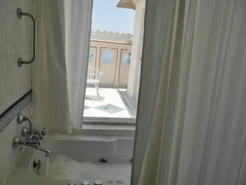 Shiv Niwas Palace, Udaipur - Rooms - 473 Sqft 44 Sqmt Lake View Twinbed 10