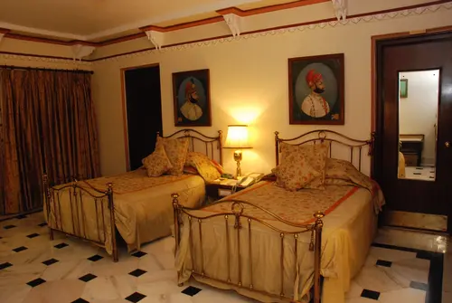 Shiv Niwas Palace, Udaipur - Rooms - 650 Sqft 60 Sqmt Mountain View King Bed 9