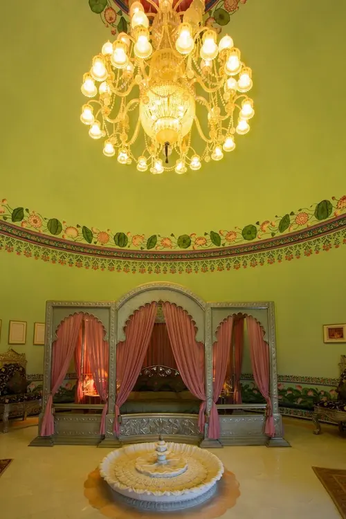 Shiv Niwas Palace, Udaipur - Rooms - 700 Sqft 65 Sqmt Lake View Queenbed 49