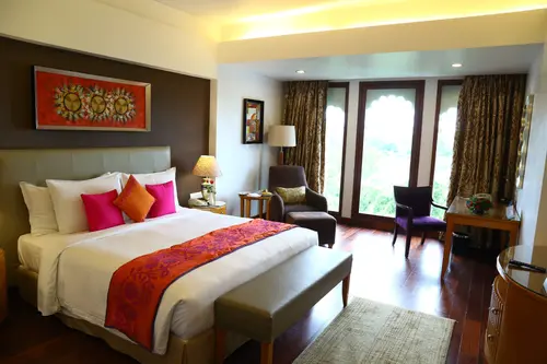 Radisson Blu Palace Resort & Spa, Udaipur - Rooms - 380 Sqft 35 Sqmt King Bed 17
