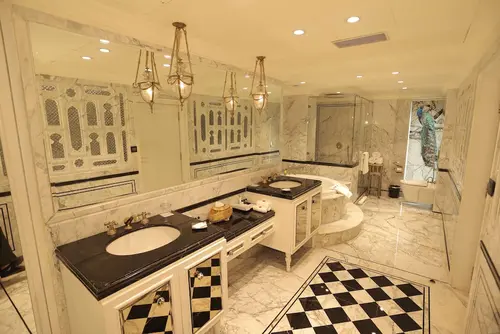 Radisson Blu Palace Resort & Spa, Udaipur - Rooms - 700 Sqft 65 Sqmt Lake View King Bed 34