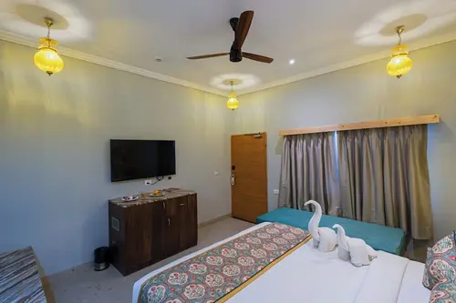 Bamboo Saa Resort & Spa, Udaipur - Rooms - 340 Sqft 32 Sqmt Mountain View Double Bed 38