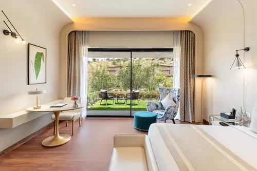 Holymont, Udaipur - Rooms - 750 Sqft 70 Sqmt Garden View King Bed 8