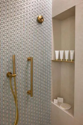 Jumeirah Gulf of Bahrain Resort & Spa - Rooms - Washroom 65